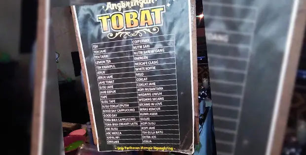 Angkringan Tobat, Tempat Makannya Cah Jogja Yang Bersahabat 8 Menu Minum